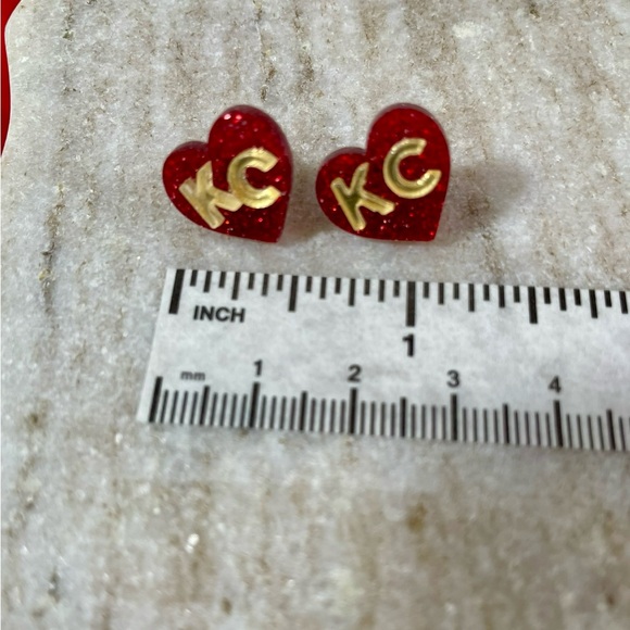❤️💛KC Glitter Heart Earrings NWT - Picture 2 of 3